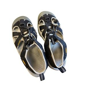 KEEN Black Waterproof Outdoor Hiking Shoes Water Sport Adventure Sandals
Size 8